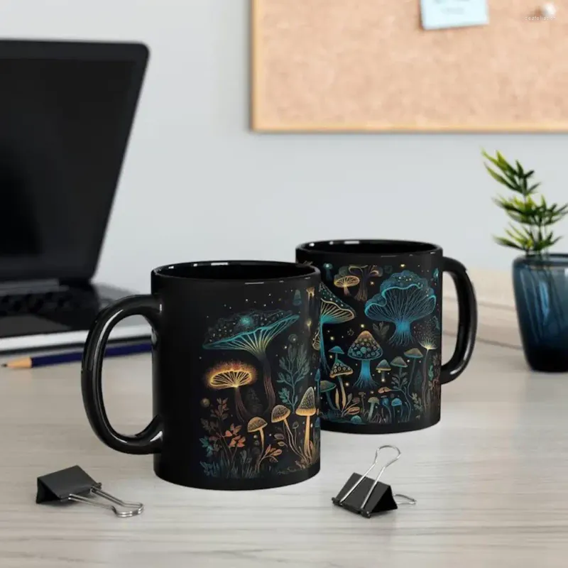 Bouteilles d'eau Mug de conception de champignons 350 ml Café avec poignée de poignée à chaleur tasse en céramique noire pour le lait de thé