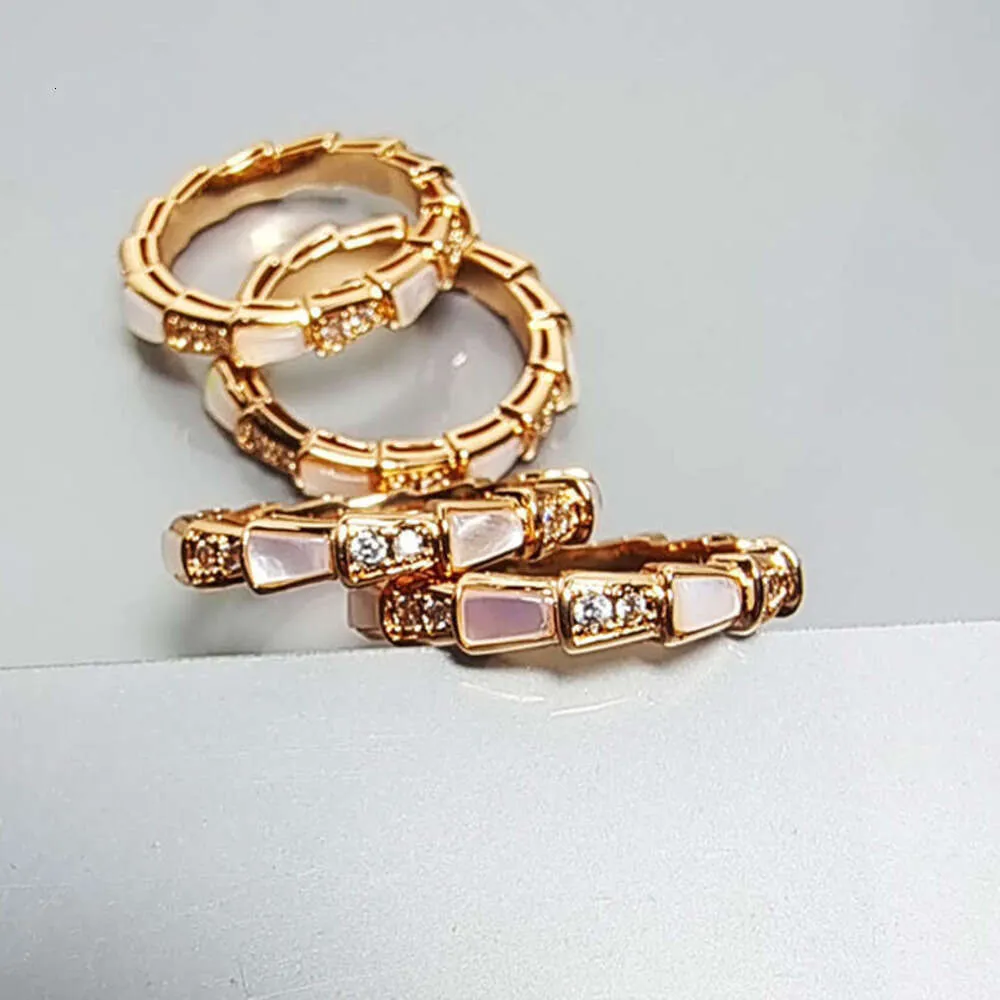 Projektant Bvlgarys925 Biżuteria Bułgarna Bransoletka Baojia wąż Bone Pierścień czysty srebrny pierścionek z pełnym diamentowym pierścieniem węża w kształt