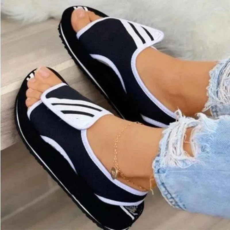 Casual schoenen 2024 Zomer dames sandalen lichtgewicht open teen strand flatsole outdoor grote mesh streep zachte zool