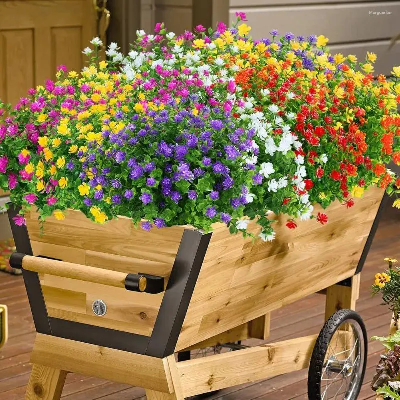 Dekorative Blumen 8pcs Outdoor Künstliche Boxholz UV Resistente falsche Stängel Pflanzen Kunststoff Grün für den Innenhänge im Freien im Hängegarten