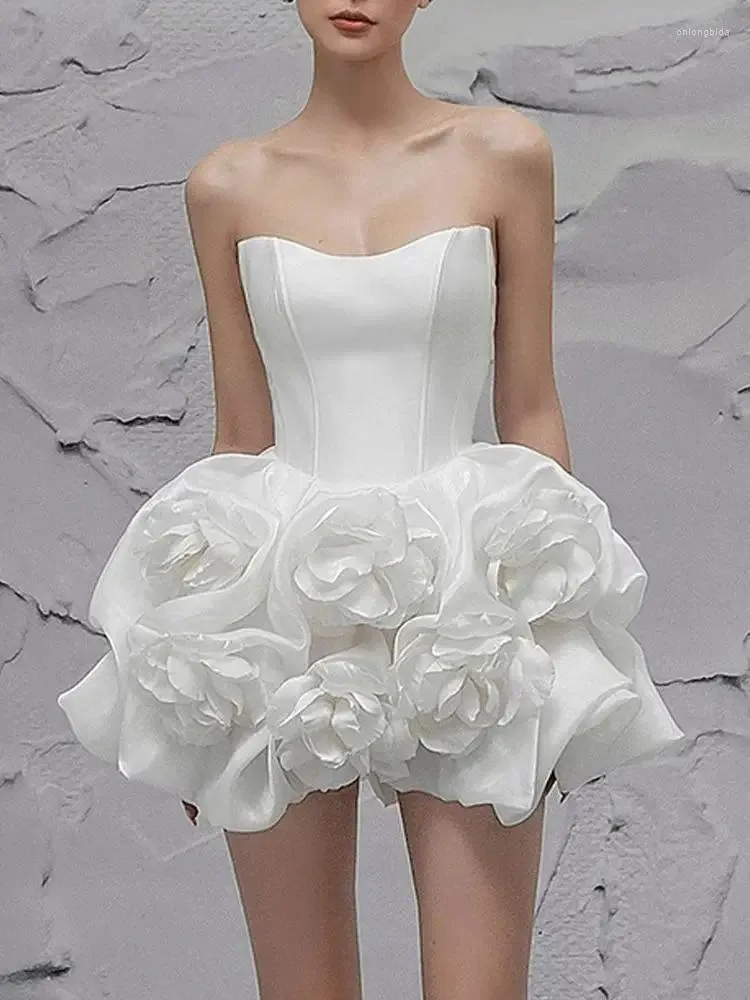 Casual Dresses Ailigou 2024 Summer Women's High Quality White Sexig stropplös 3D Flower Tight Mini Dress Elegant Celebrity Party