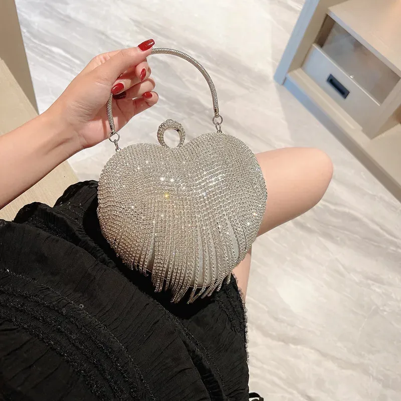 Rhinestone Evening Bag Heart Pattern Silver Clutch Womens Fashion Diamond Banquet And Purse Wedding Bridal Prom Wallets 240418