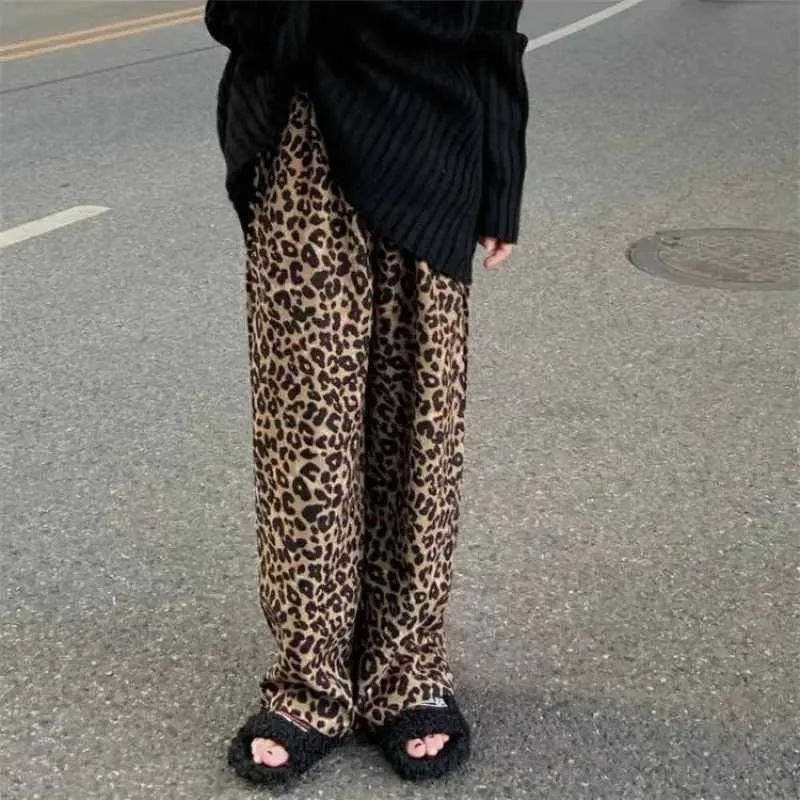 Pantaloni da donna Capris Leopard Print Womens Gambe larghe pantaloni estate sottili in seta alta in vita alta e pantaloni di posate casual dritti y240422