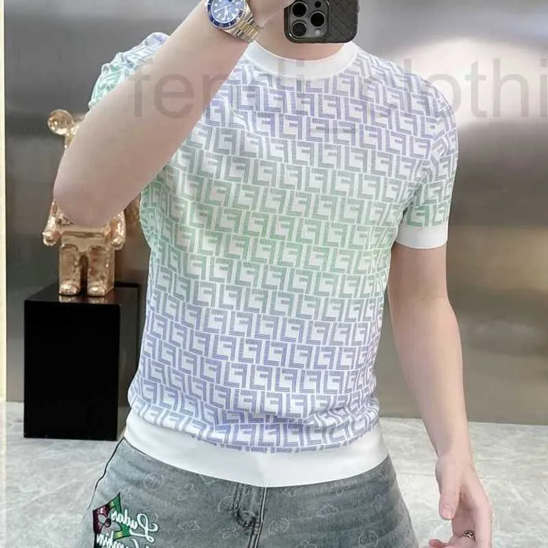 Herren Plus T-Shirts Polos Designer Marke 2024 Sommer Neues hochwertiges Kurzarm-T-Shirt für leichte Luxusbriefdrucken lässig halb unten Hemd 0Imn