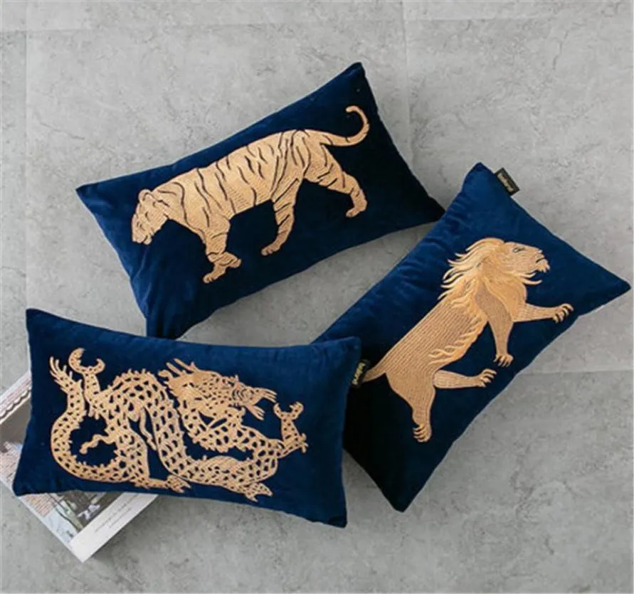 Biche d'oreiller de concepteur de luxe Broderie Lion Tiger et Dragon Pattern Cushion Cover 3050cm Utilisation pour la décoration de maisons Nouvelles Christmas G5107109