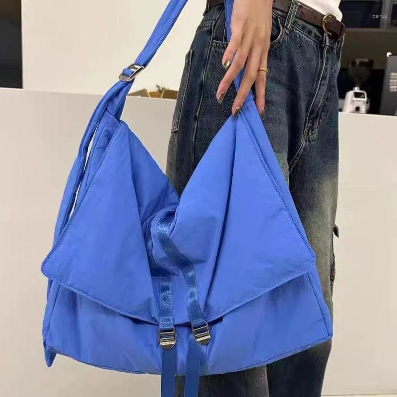 Bolsas de ombro Casual Nylon Big Flap Mulheres simples Bolsas Lady Lady