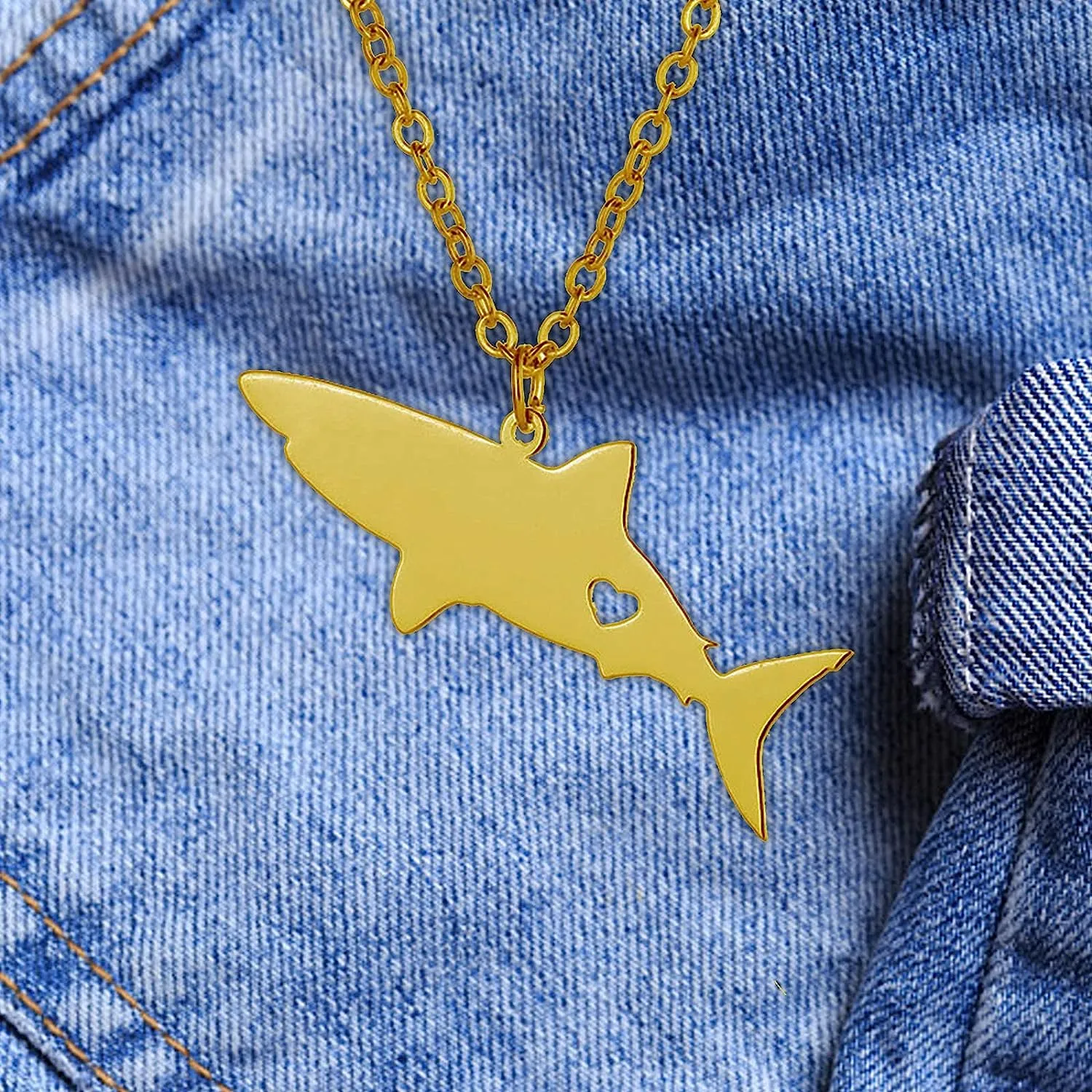 Cute Tiny Fish White Shark Whale Necklace with Heart Small Ray Cetacean Chain Stainless Steel Pendant Clavicle Collar Choker Sea Ocean Aquatic Marine Life Jewelry