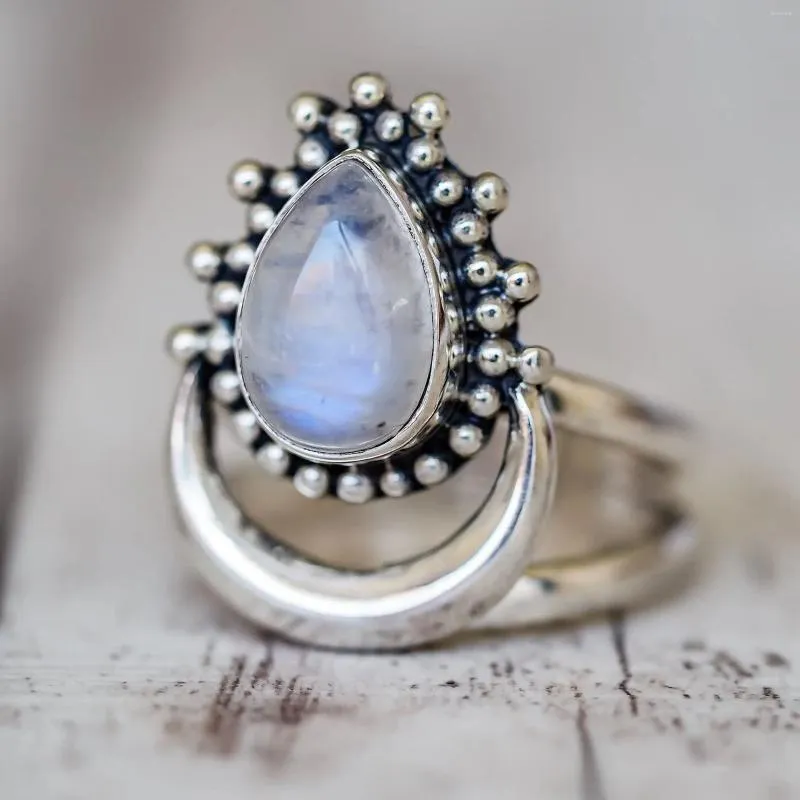 Cluster ringen Europese en Amerikaanse Crescent Moonstone Thaise zilveren ring retro diamant punk hand sieraden