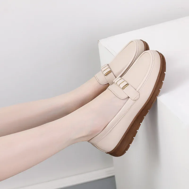 Casual Shoes Mom's Elderly Autumn Single Shoe Soft Sole Anti Slip Women's Flat Comfortable Leather