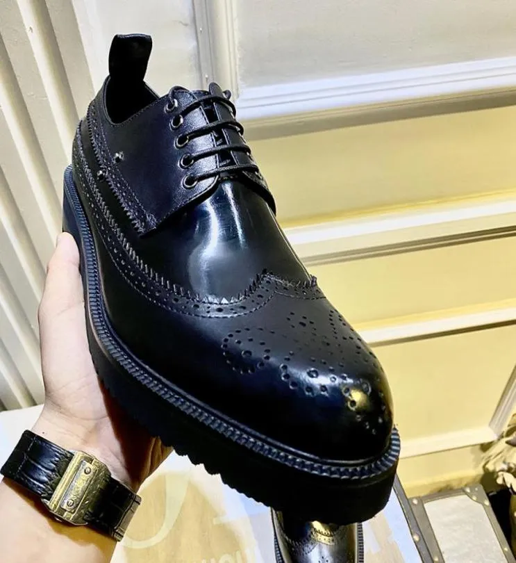 2021 Buty skórzane Boge Wysokość Grube Obcina Ręcznie robione rzeźbione Oxfords Formalne buty biznesowe9567383