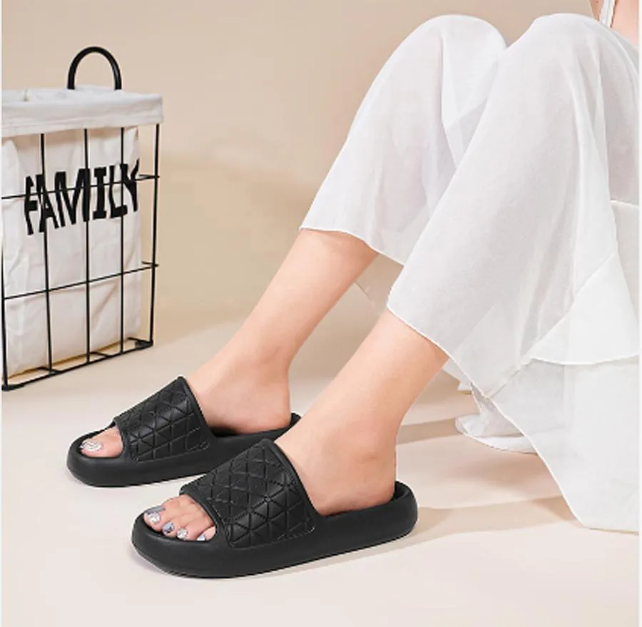 Designer-Hausschuhe Frauen Sommer-Outdoor-Folien Sandalen Größe 36-41 Farbe 90