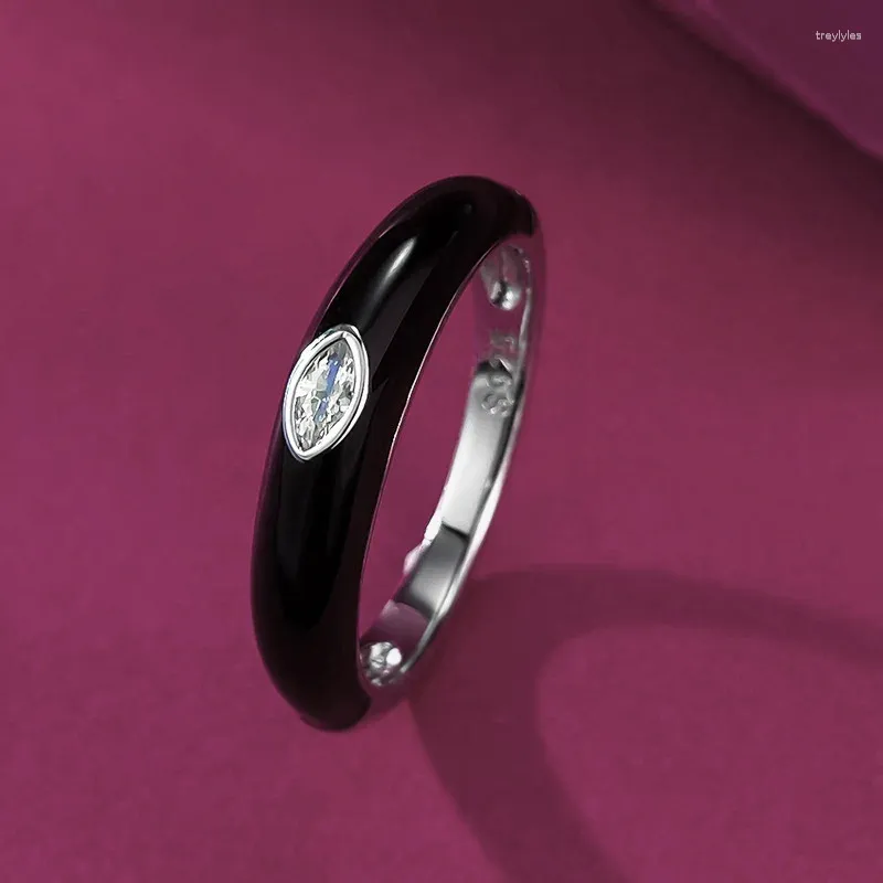 Cluster Sings Le S925 peut être empilé et porté avec un anneau de style Black Glue American American Instagram Bijoux