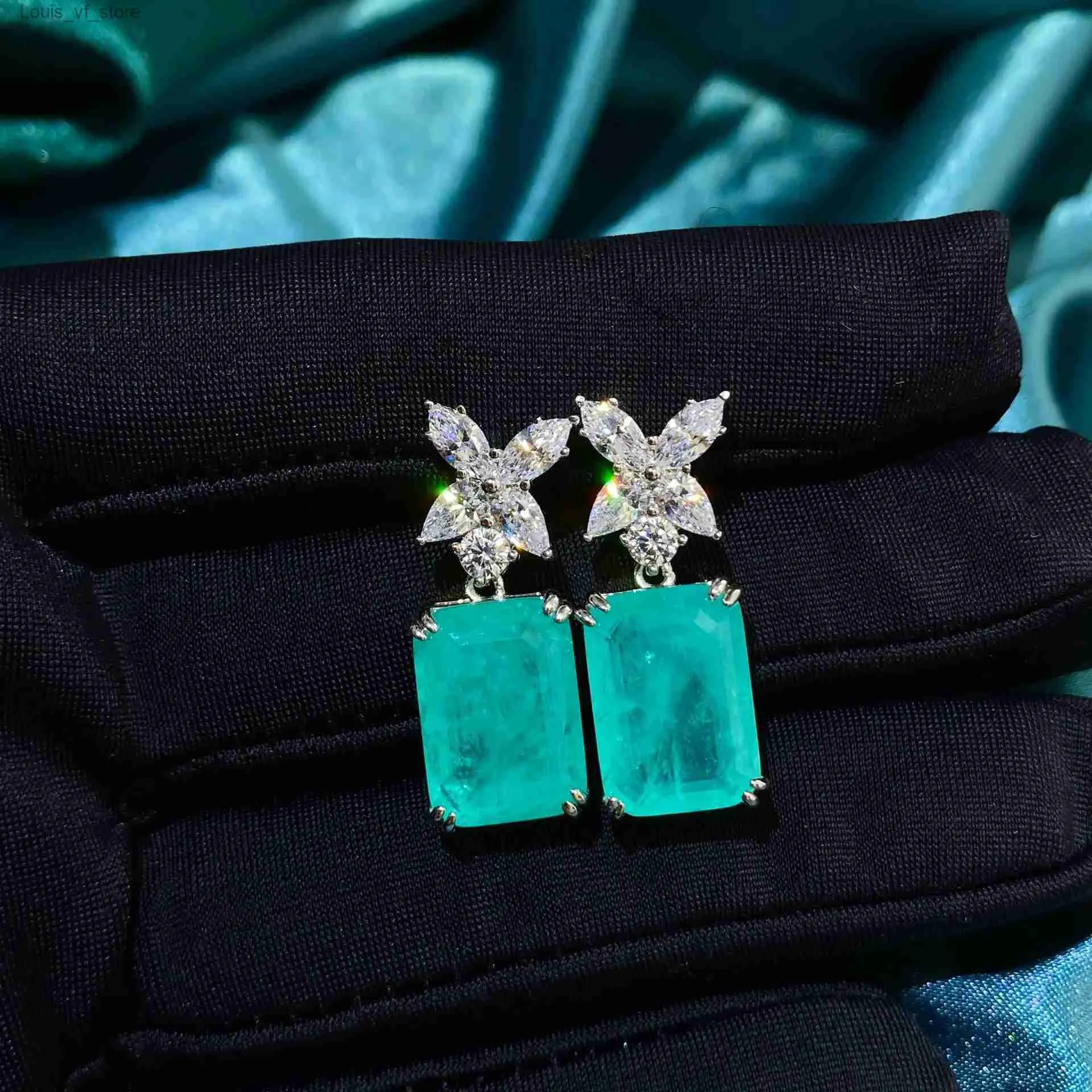 Dangle Kronleuchter Neuankömmlinge Nadelohrringe weiblich 6 Karat Synthetic Paraiba Stud 10*14 mm Mode vielseitiger Schmuck Geschenk H240423