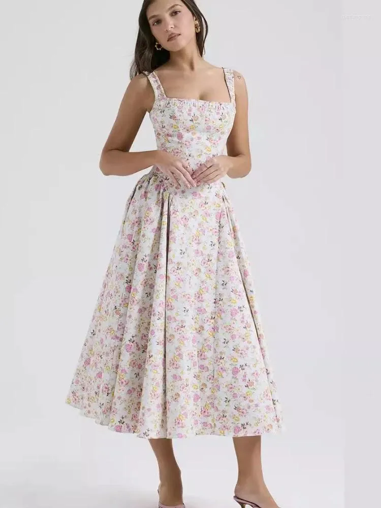 Lässige Kleider Sommerdruck Retro -Partykleid für Frauen 2024 Halfterinnen weibliche Gewürzmädchen enge Taille schlanker rückenfreier Urlaub Midi Long