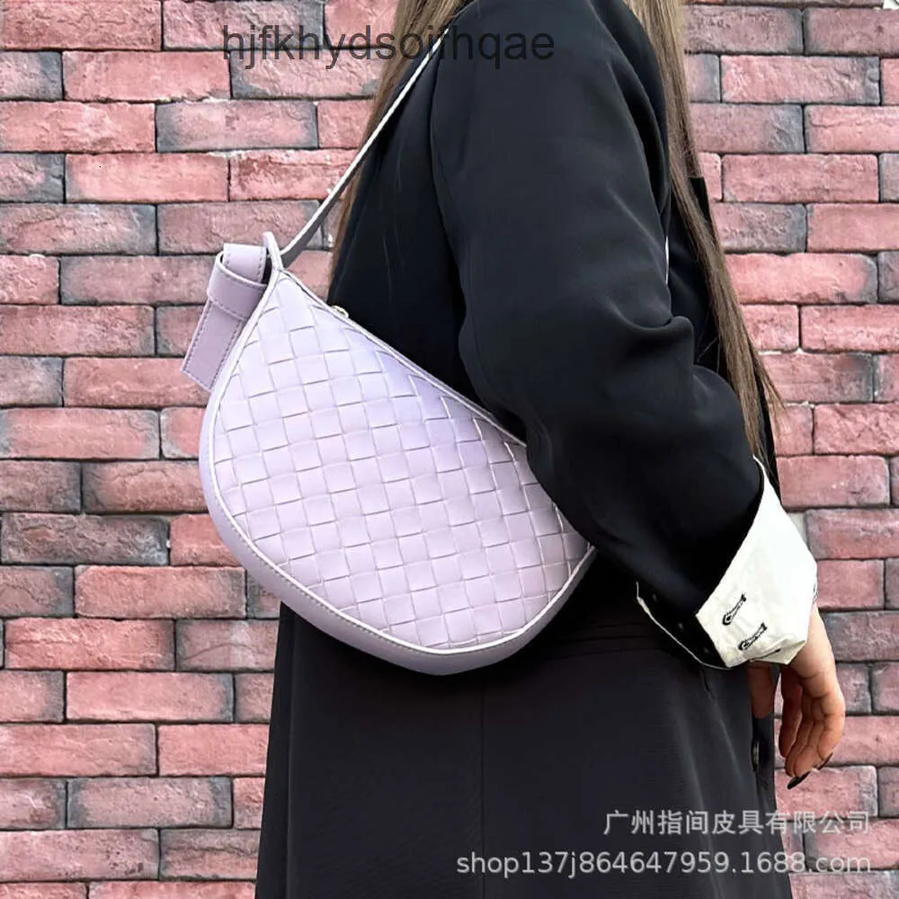 Wszechstronna pół torebki w kształcie torby w kształcie pojedynczych bottegs projektant modowy trend Venets Moon Women Mini Mini na ramię Sunrise Dum Bags Skóra 4F45