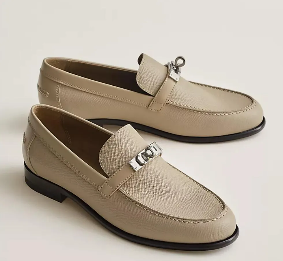 Topp lyxig design kelly loafer casual skor sommar walk destin loafers kvinnors rosa balck vit blå getskinn med kelly spänne äkta läderklänning oxfords lägenheter