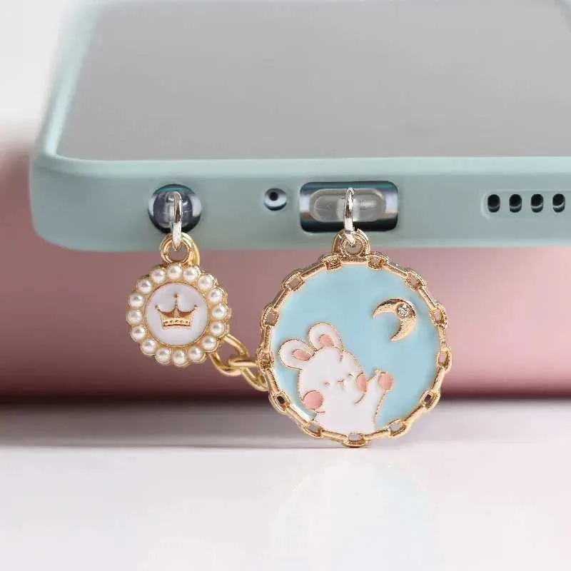 Telefon komórkowy gadżety antydust kawaii kurz wtyczka urok Crown Rabbit 3,5 mm Jack Anti Dust Cap Cute Charge Port Wtyczka do iPhone Type C Ochrona Ochrony pyłu Y240423