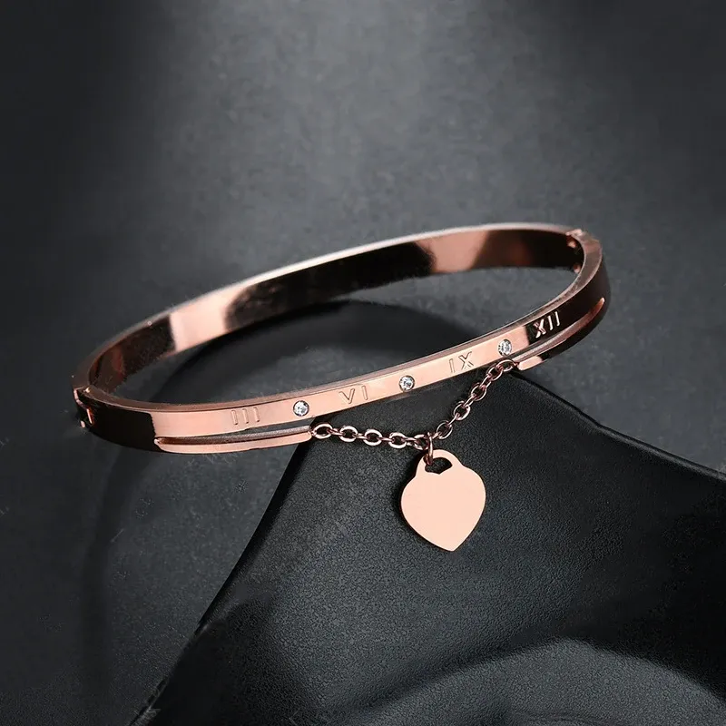 Strands WLP Braccialetti in acciaio inossidabile di lusso in oro rosa inossidabile braccialetta a sospensione femmina per le donne gioielli