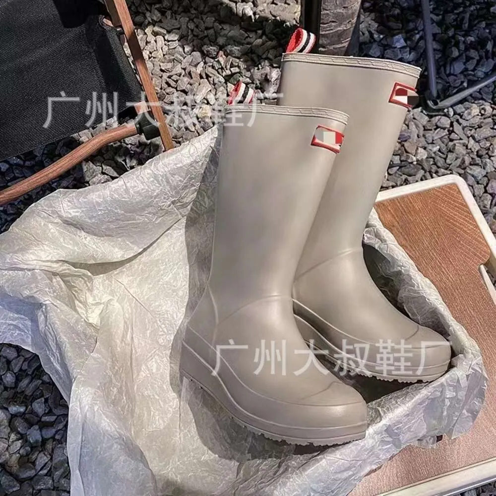 Projektant wysoka wersja H Koreańska wersja długi buty deszczowe wiosna/lato pora deszczowa moda długie buty oryginalne buty damskie grube butę deszczową