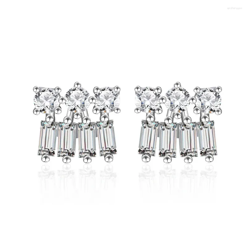 Stud-oorbellen Kleine en veelzijdige minimalistisch product Diamant Diamant Vrouw S925 Sterling Silver High-End Light Luxury Ear Accessoires