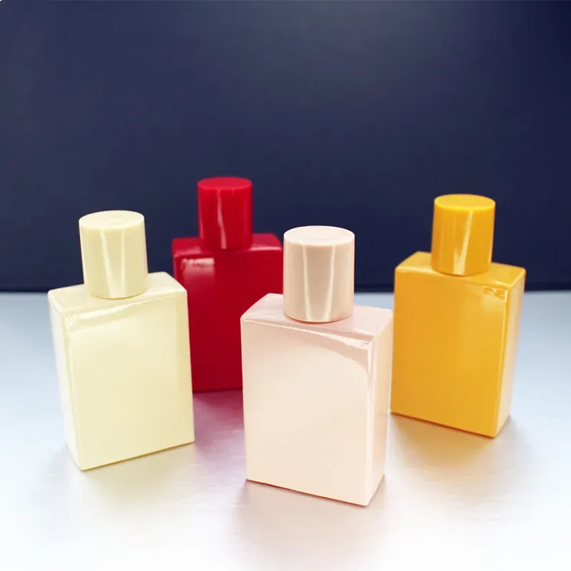 Butelki 10pcs/partia 30 ml kwadratowe perfum butelka kolorowa szklana pompa wielokrotnego użytku do makijażu butelka makijażu