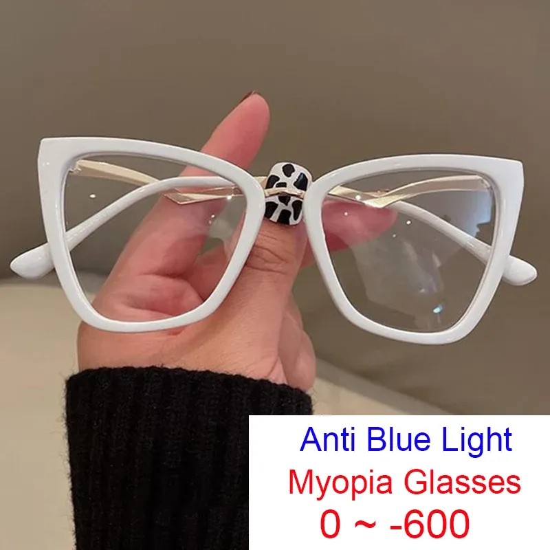 Lenses Lunes de myopie optique Femmes Rays anti-bleu Eyeglasse moins 1,5 3 Antifatige Computer Eyewear Fashion Elegant White Lunes