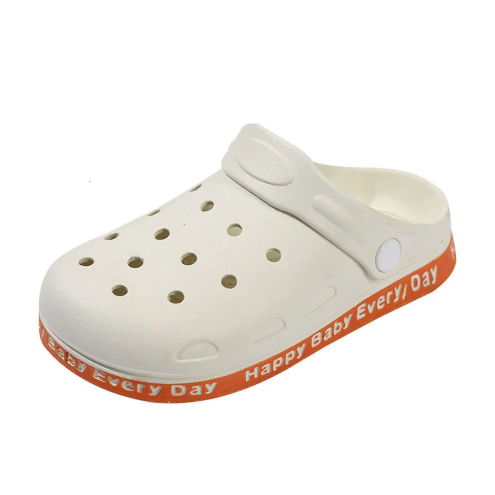 Children's Hole Shoes 2024 Summer New Boys and Girls Wear Resistant Baotou Beach Sandals Baby Shoes