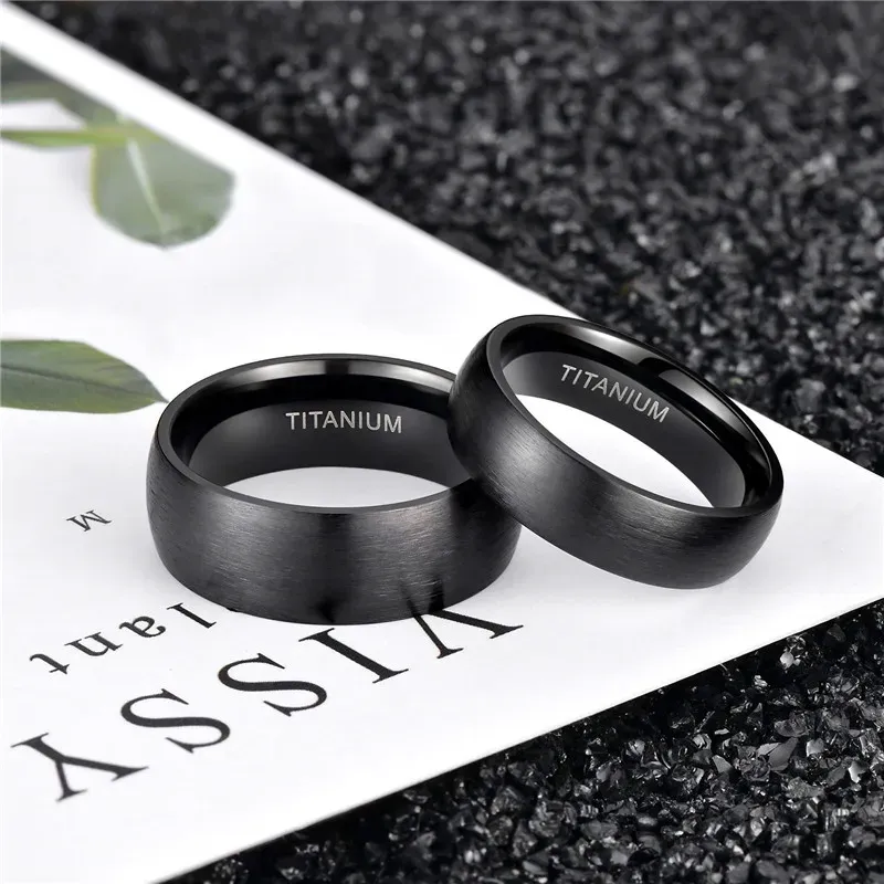 Band kolmnsta 6/8mm svarta män ringar borstade manliga rent titanring coola par bröllop band unisex mörk anillo hombre allergi gratis