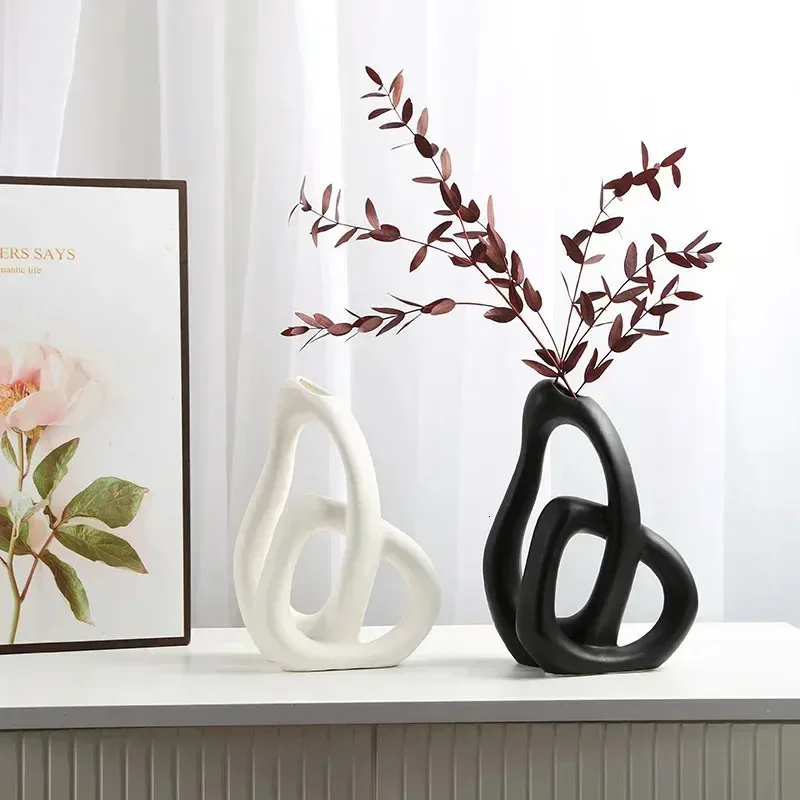 Nordic Ceramic Heartshaped Vase for Brides Wedding Gift Pampas Grass Living Room Bedroom Home Decoration Black White 240415