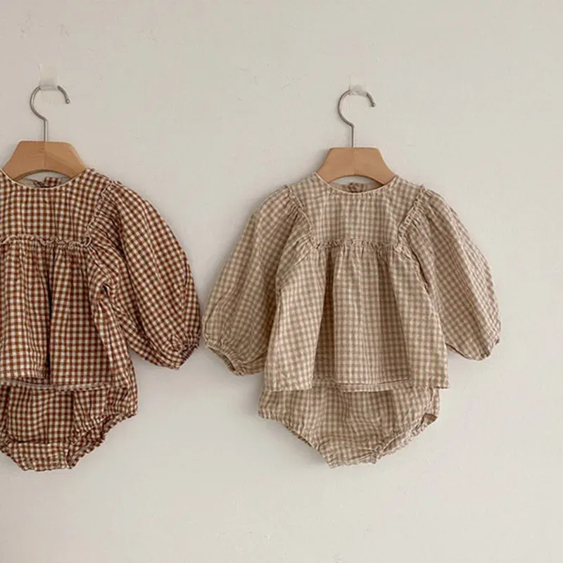 Sets Baby Girls Suit 2022 Baby Girls Vêtements Little Plaid Infant Girls Clothes Set Puff Sleeve Blouse + Bloomer 2PCS Toddler Vêtements