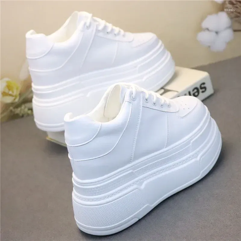 Casual schoenen 10 cm 12 cm echte lederen vrouwen lente herfst dikke sneakers ins zomer wit verborgen hakkenplatformsplatform wig