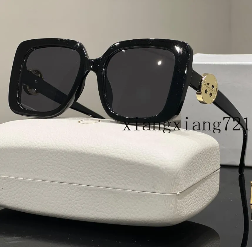 2024 UV italien UV High Fashion Care Eye Popular Homme et femme Designer Protection des yeux Lunettes de soleil Miroir