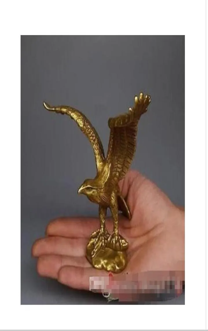 Cały stare chińskie mosiężne ręcznie szarowane Fengshui Lucky Flying Eagle Statue9458199