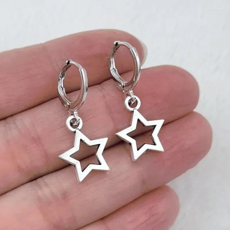 Boucles d'oreilles de cerceau Fashion Creative Star Cadeaux pour femmes Gift Bijoux de vacances mignon mini-petit