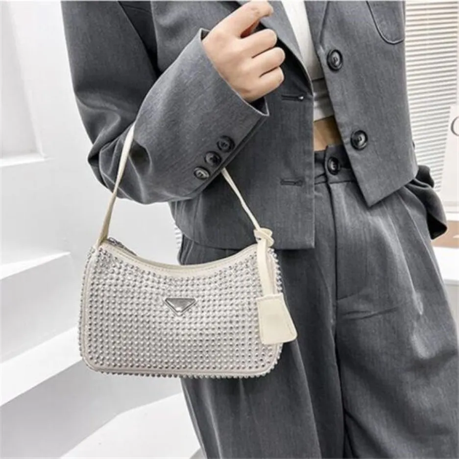2022 Sac à aisselle en diamant tout-over femmes Fashion Handbag Designer Sacs à bandoulière Classic Pattern rétro Shiny247b