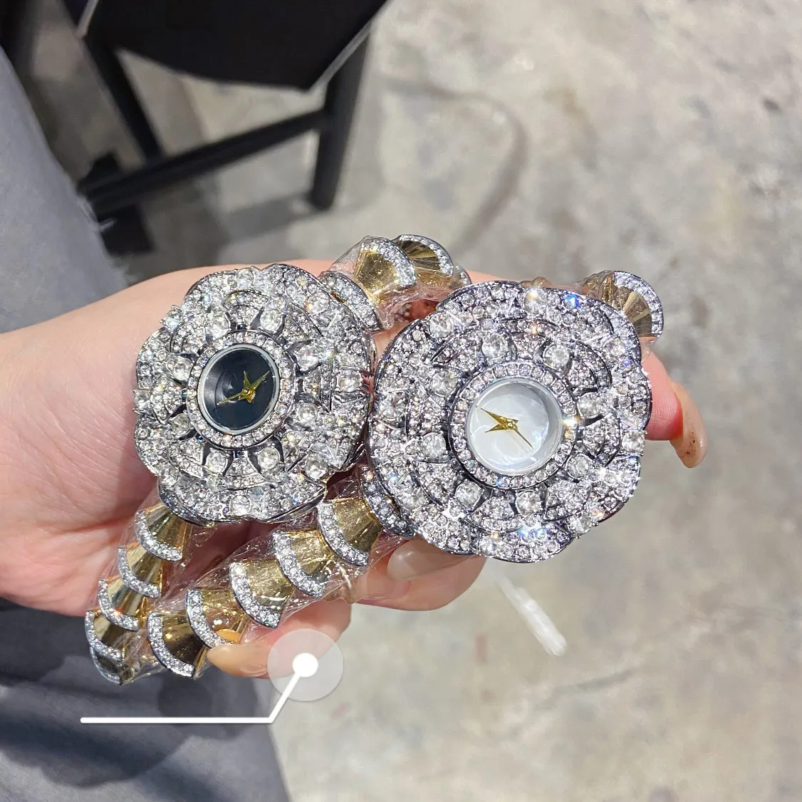 Bangle di orologi da donna Aiiegra set gemma citrino peridot blu topazio e dettagli del granato coerenti con il movimento contatore quarzo di alta qualità 014