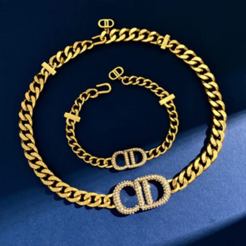 2024 Nieuwe dames populaire sieraden eenvoudige parel ketting sieraden set