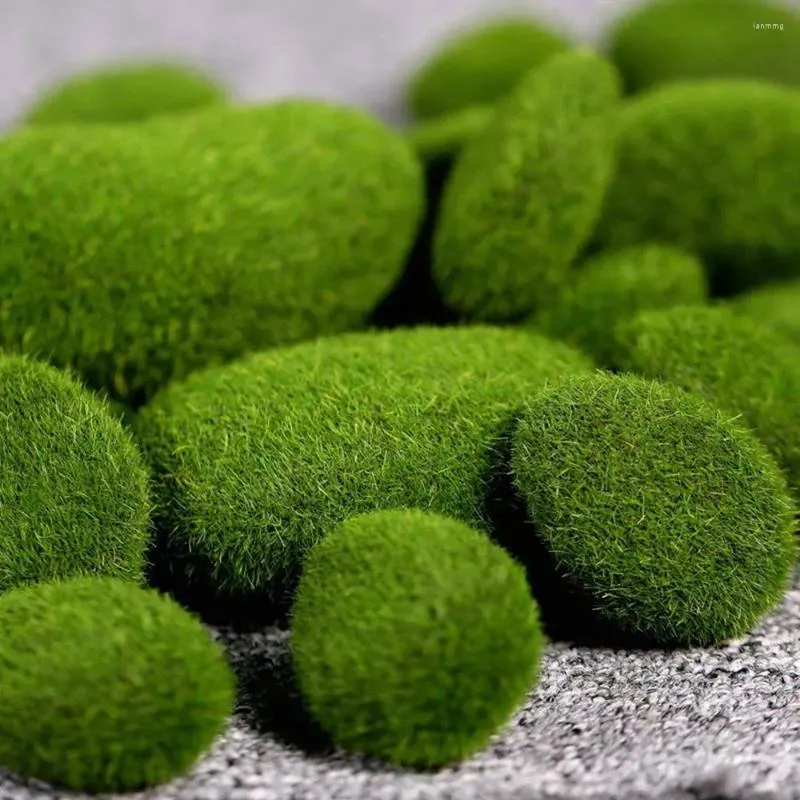 Fleurs décoratives 10pcs Artificial Green Moss Ball Fake Stone Simulation Plant Decoration Decoration For Shop Window El Home Office Decor