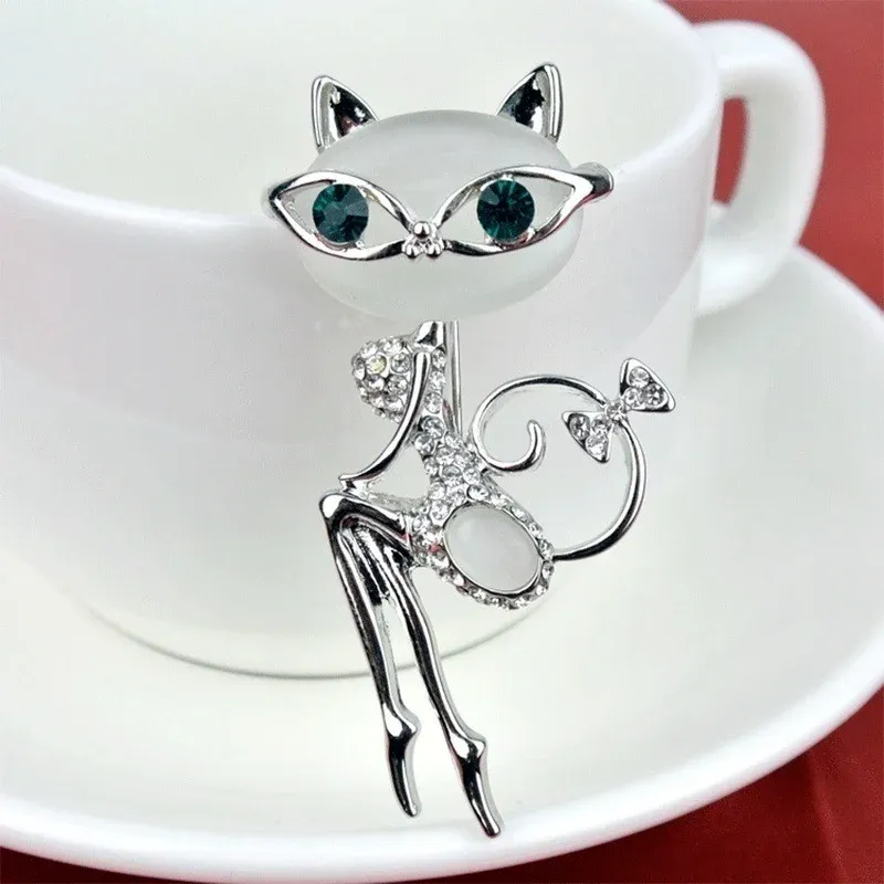 Cufflinksオパール超かわいい子猫の猫の目のストーンブローチクリスタルカラー創造性ドレスファッショナブルなスタイルセクシーな結婚式のアクセサリー
