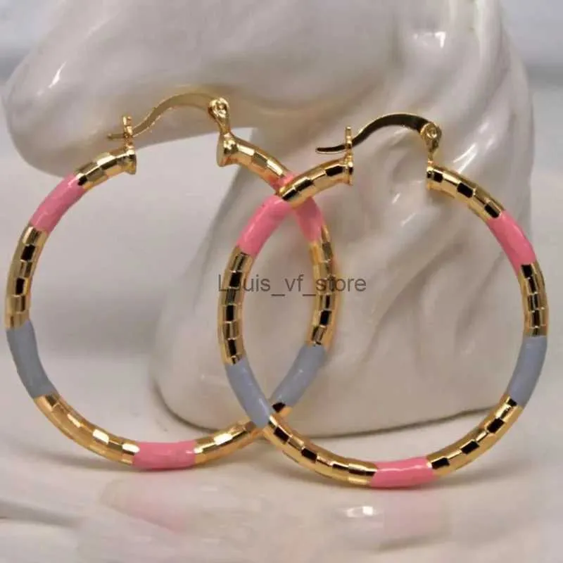 Dangle Chandelier Fashion Gold Color Metal Die Cast Pattern Hoop Earrings for Women Personality Grey Pink Jewelry H240423