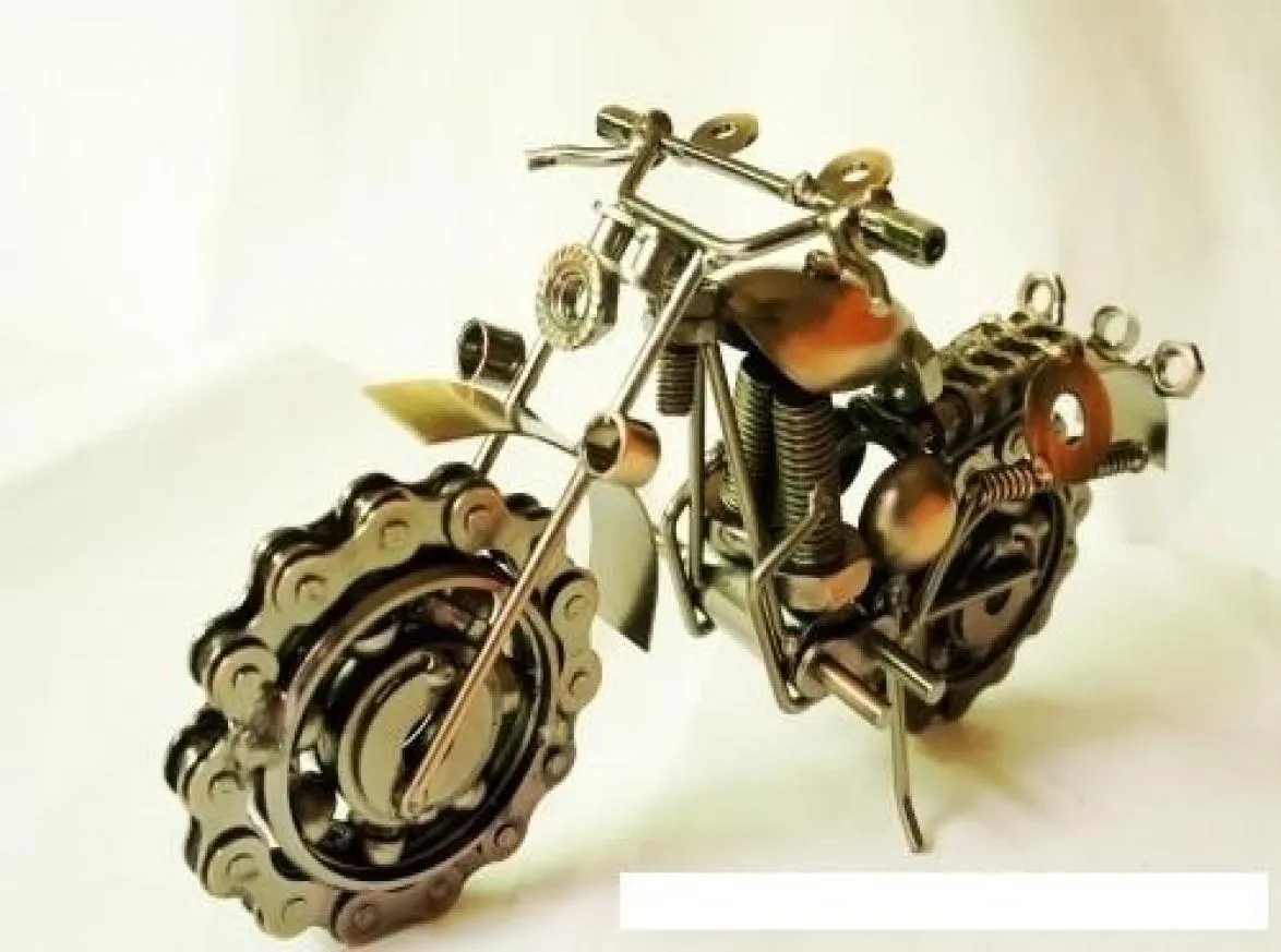 パーティー用お土産の家の装飾としてクリエイティブビンテージオートバイの鉄の金属製のクラフトぼろぼろのシックモーターvan4884186