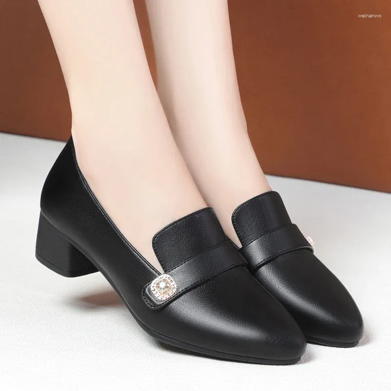 Dress Shoes Comfort 2024 Dames Pumps Point Toe Block Heels Beknopte parel slip-on muilezels zomer zacht lederen zool casual