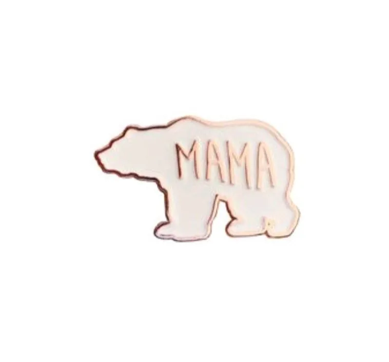 Mama Bear Family Enamel Pin Pin d'infanzia Film Movie Quotes Balch Badge Cine Carne Anime Movies Games Pins Hard smalte