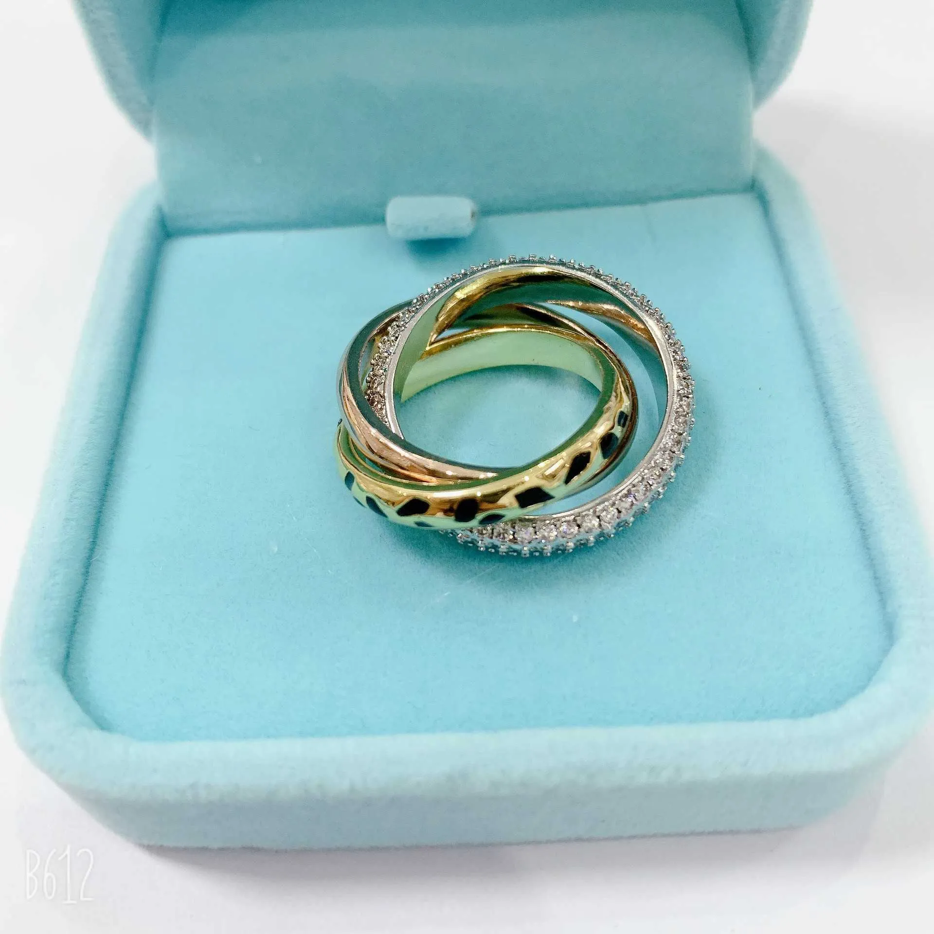 Популярный высококачественный дизайн мужской и женский рингейн, пьяный, легко сопоставить кольцо для модных модных пар парня, налоили с оригинальными кольцами Carrtiraa