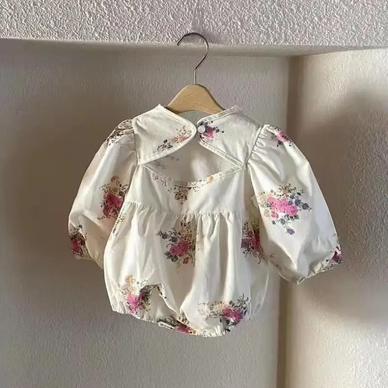 Jednoczęściowe 2022 Summer New Baby Girl Bodysuit Infant Girl Cute Flower Floral Print Rle nadtaku Jesksuit Modna dziewczyna Princess Ubranie