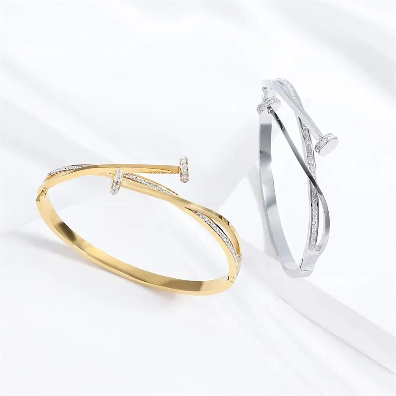 Strängar lyx unikt dubbel kristall nagelhuvud tvärs rostfritt stål armband för kvinna kärlek bröllop gåva armband smycken