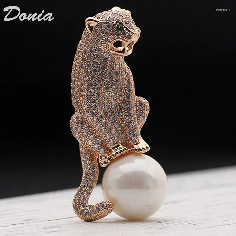 Броши Donia Jewelry Fashion Высококачественные леопардовые титановые стальные микрокно-инкрустированные цирконы изысканные жемчужные аксессуары.