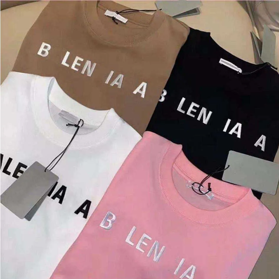 Designer t-shirts kvinna lyx mode överdimensionerade tshirts grafiska tees kvinnor män kort ärm t-shirt svart rosa skjortor casual lös toppar kvinnor kläder plus storlek