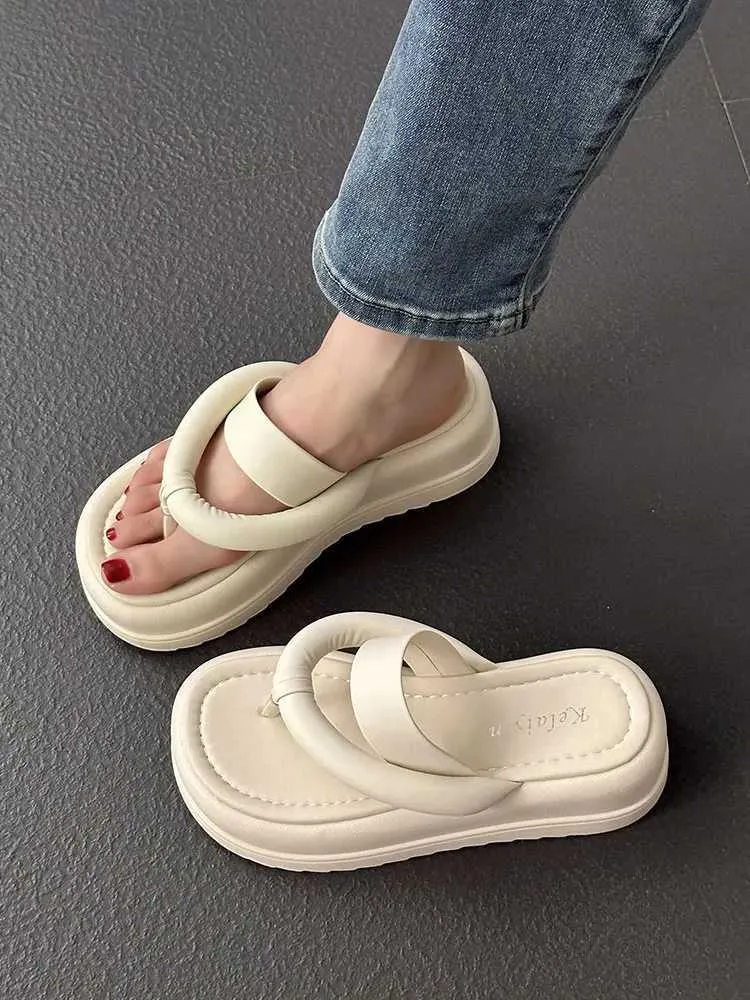 Slipper Schuhe Frau 2023 Flat Pantofle Gummi Flip Flops Med Platform Shale Frau Beach New Haiian Sabot Slides Rom PU H240423