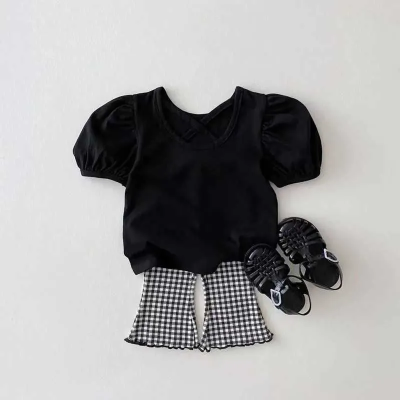 Tシャツ2023夏の新しい赤ちゃん半袖Tシャツファッションガールズパフソリッドキッズカジュアルコットン幼児トップH240423